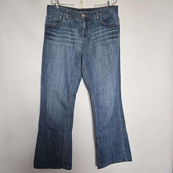 Tommy Hilfiger Bootcut Medium Wash Jeans (14R) - Picture 1 of 15